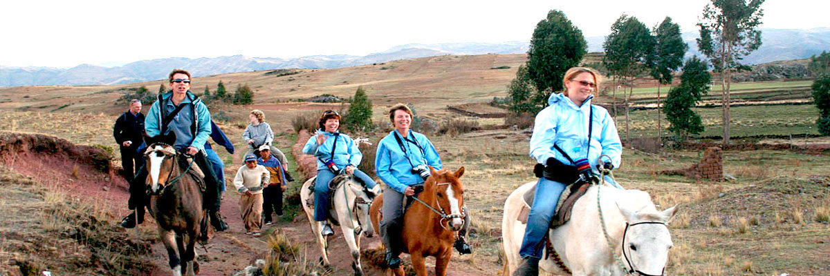 Cavalgada - Qenqo, Pucapucara, Tambomachay e Sacsachuaman en Cusco