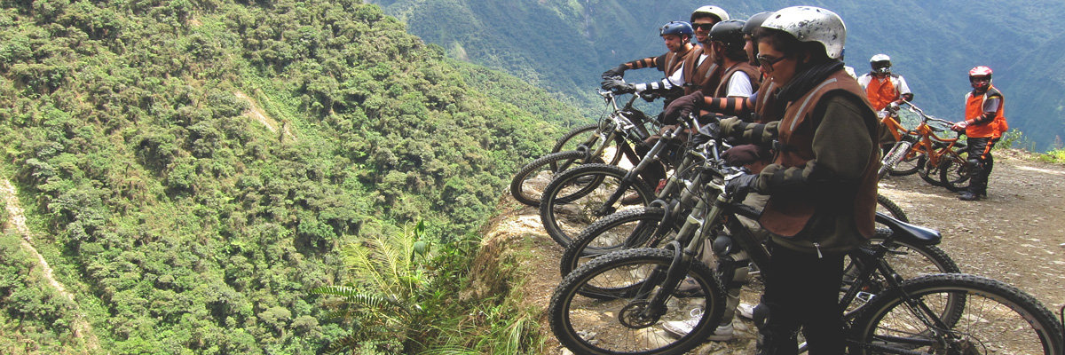 Ciclismo en la Carretera de la Muerte  en La Paz