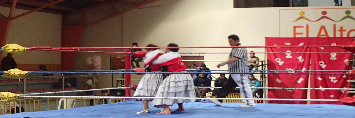 Lucha Libre de Cholitas en Bolivia en La Paz