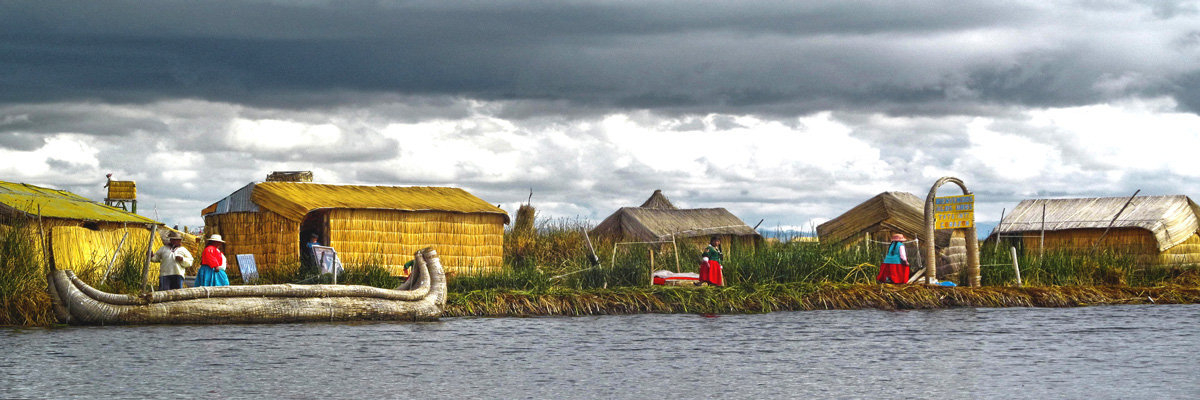 Tour to the floating islands of the Uros en Puno